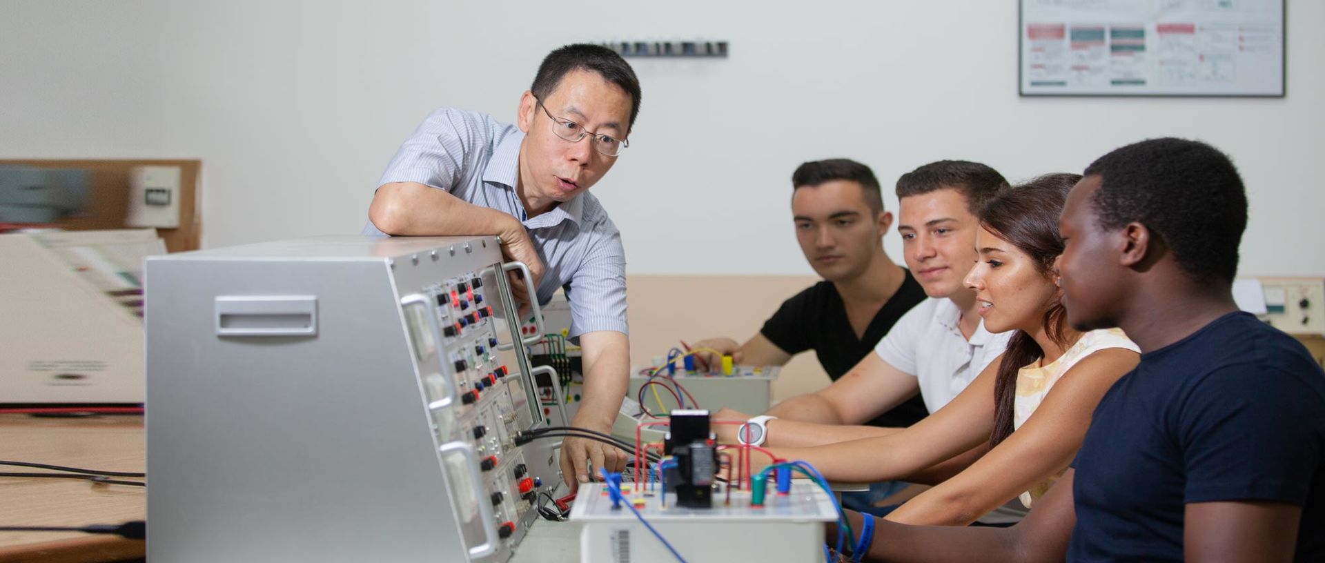 Electrical and Electronic Engineering Salary in USA 2022